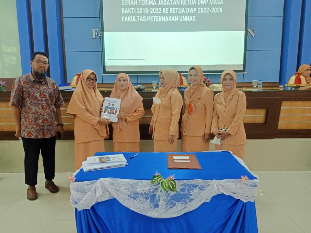 Serah Terima jabatan Ketua DWP Fakultas Peternakan Unhas